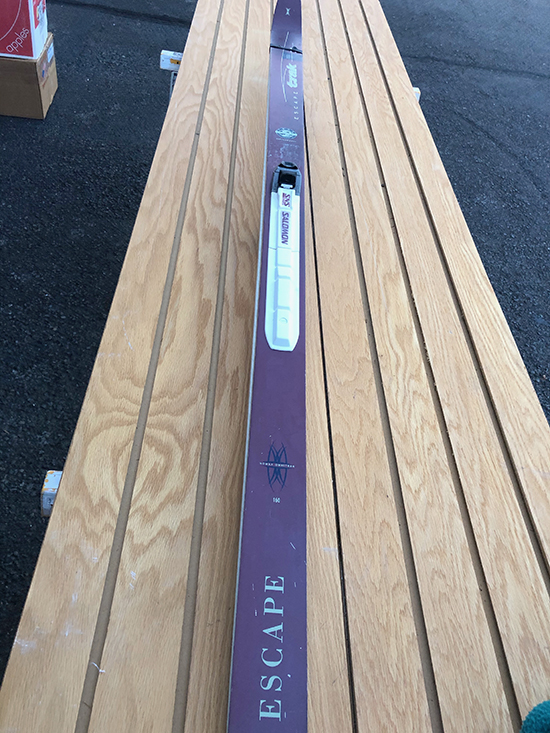 Teak Escape skis