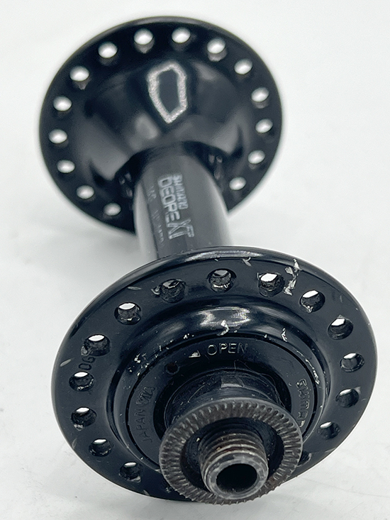 Shimano Deore XT front hub